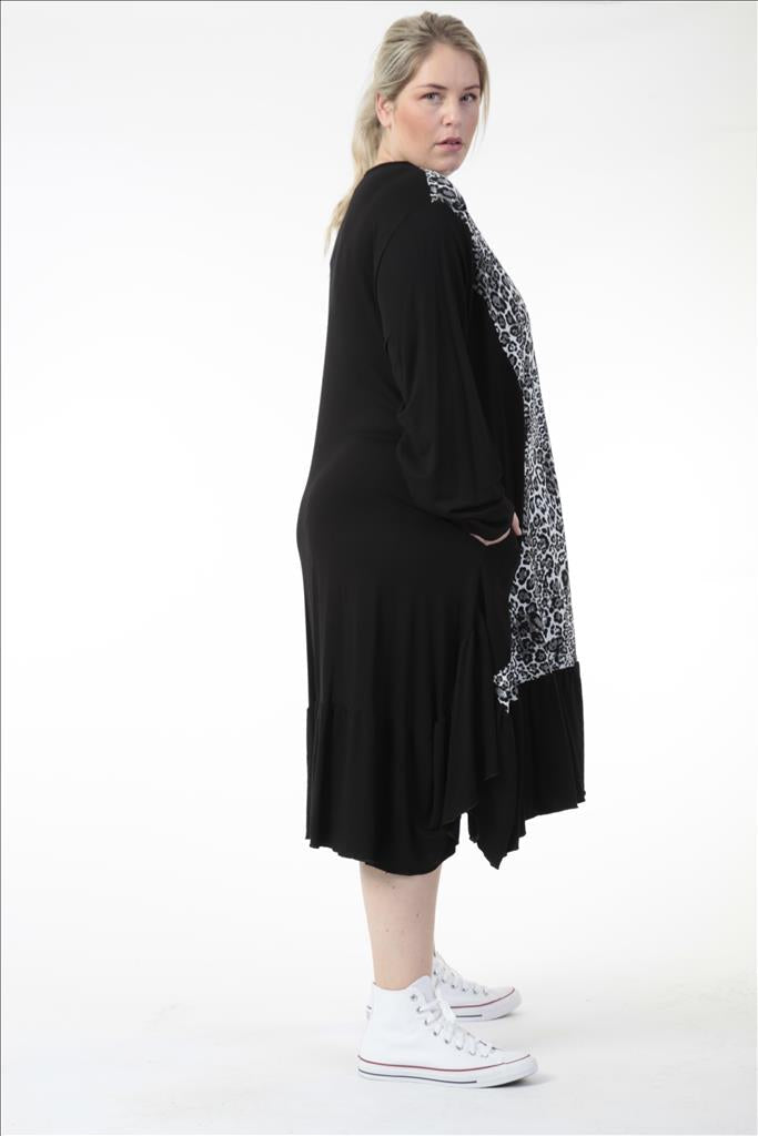 Winter Kleid in Form aus er Qualität, Schwarz-Weiß Lagenlook Oversize Mode B2B Großhandel