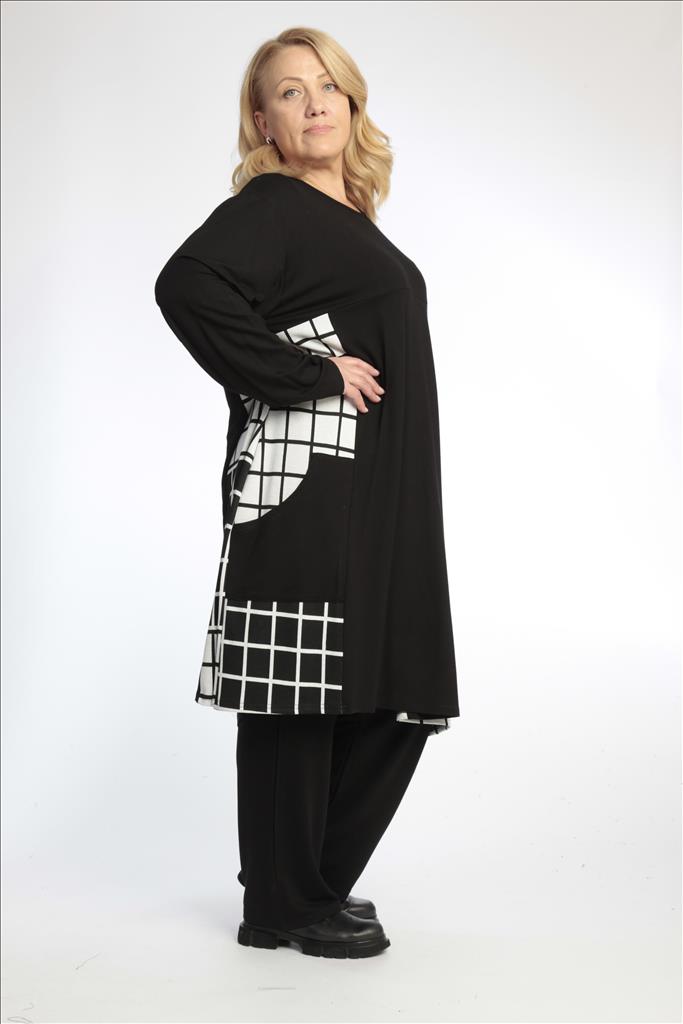 Winter Kleid in Form aus er Qualität, Schwarz-Wollweiß Lagenlook Oversize Mode B2B Großhandel